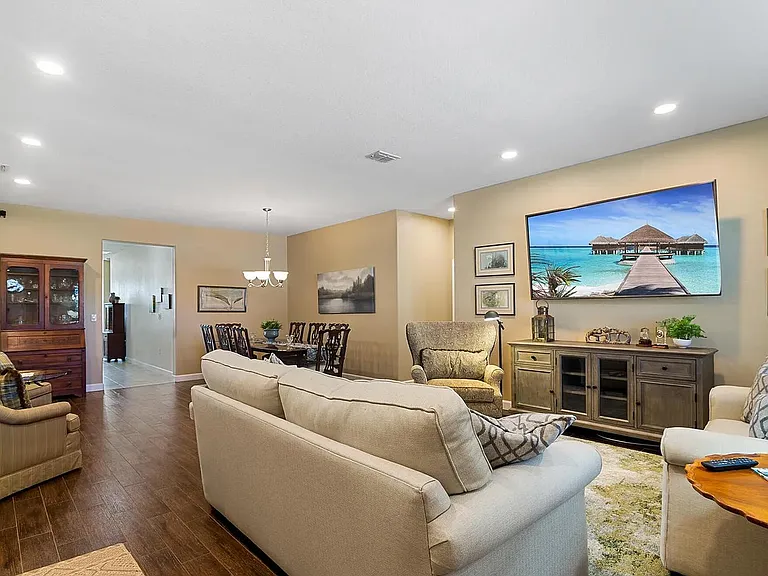 5919 Croydon Ct — Photo 8