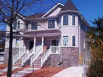 5th image of 421 Greeley Ave