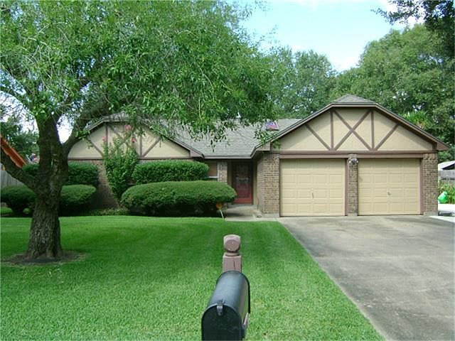 1st image of 14 Holly Ln