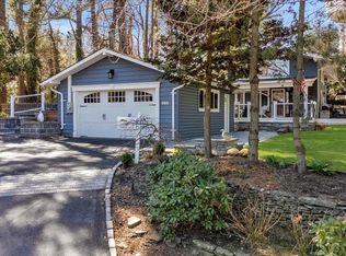 866 Heights Pl, Oyster Bay, NY 11771