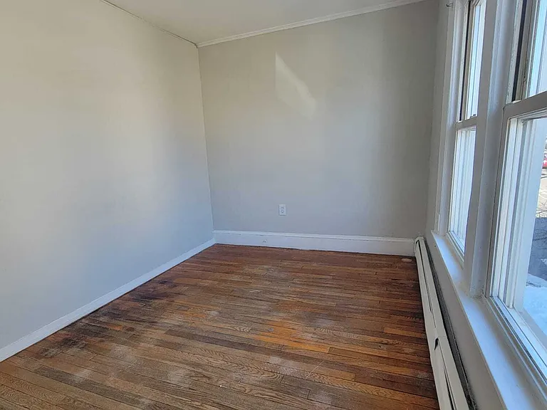 590 High St #2N — Photo 5