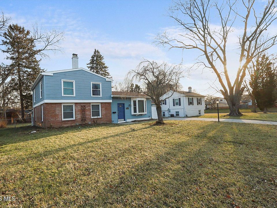 1st image of 1932 Cherrylawn Dr