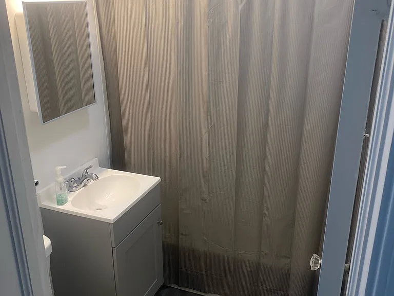 4918 Orion Ave #4918 — Photo 4