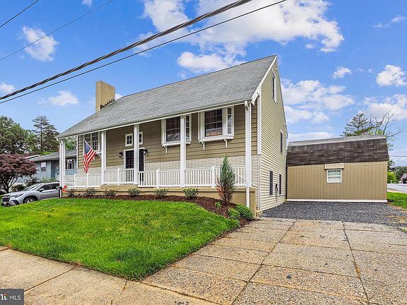 2nd image of 1025 Hanson St