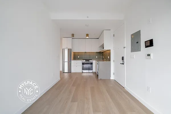Rented by MySpaceNYC | media 15