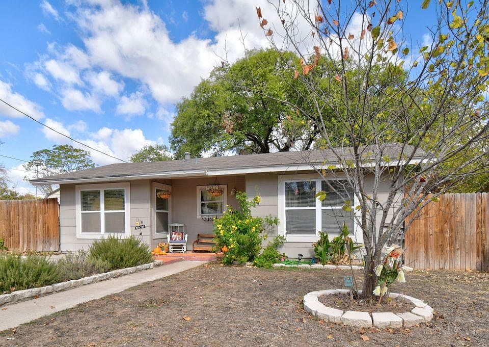 1st image of 502 Lake Dr