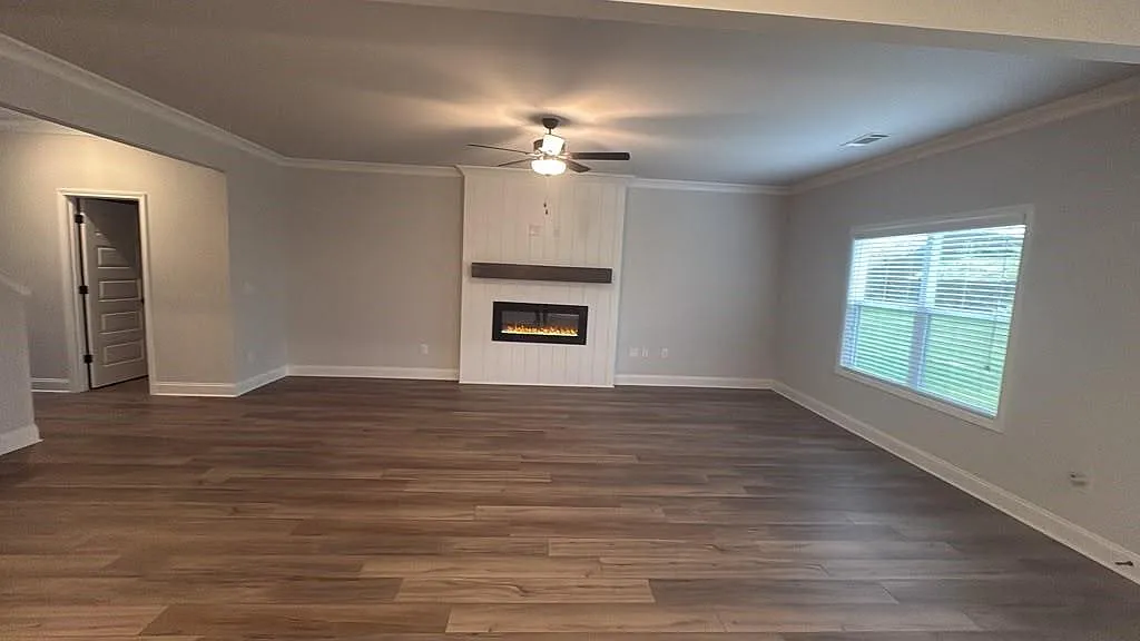 3 bed, 2.5 bath, 2016 sqft, $2,700 — Photo 3