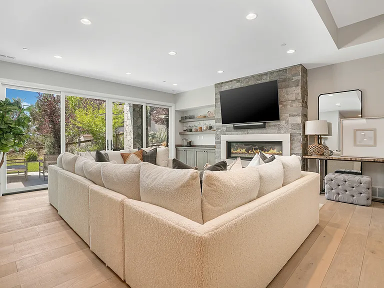 227 N Ibapah Peak Dr — Photo 20
