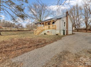 246 Marion St, Marion, NC 28752