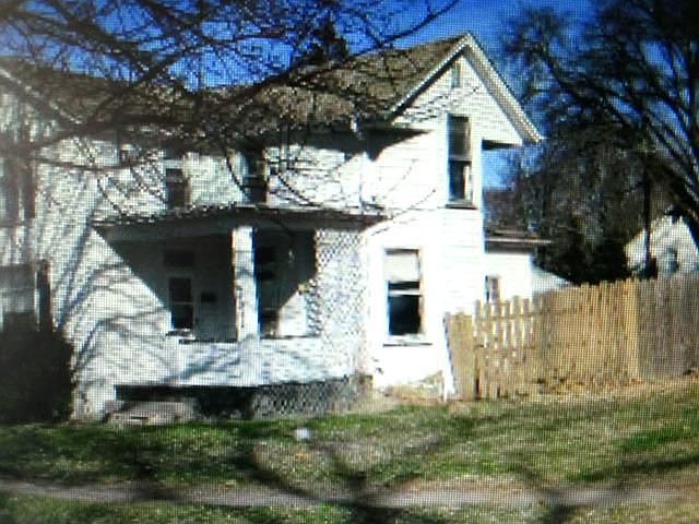 2nd image of 1319 Fulton St