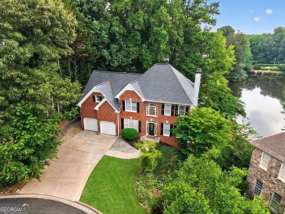 2nd image of 641 Phlox Way NW