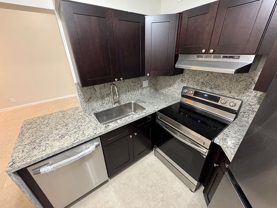 1st image of 211 Lake Pointe Dr #211213