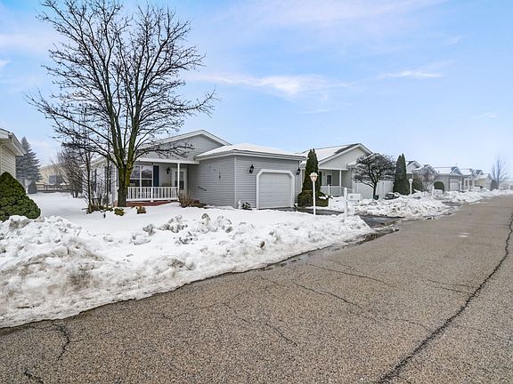 2nd image of 114 Hunter Ct