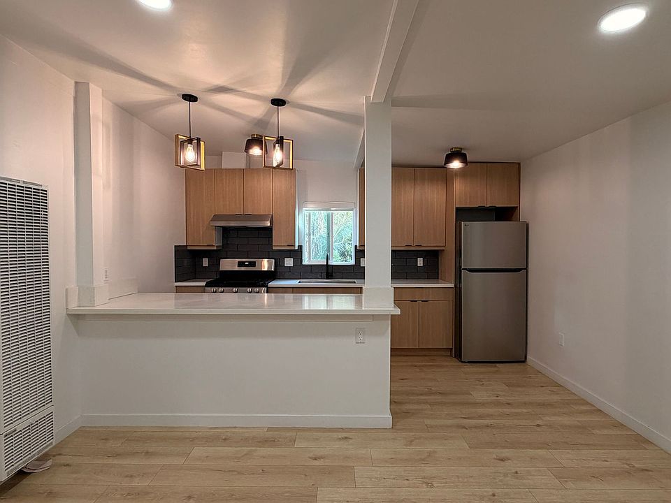 1st image of 267-269 Barthe Dr #11