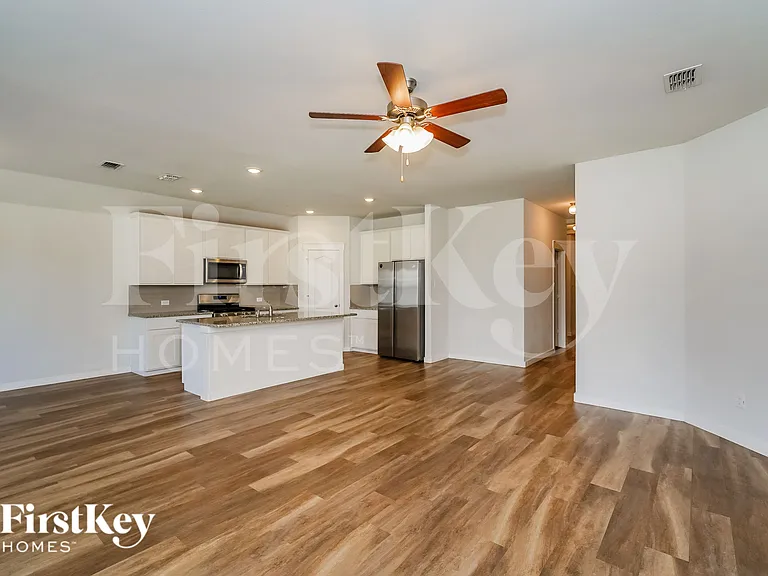 9005 Dameron Dr — Photo 5
