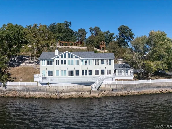 1102 Blue Water Bay Dr, Sunrise Beach, MO 65079