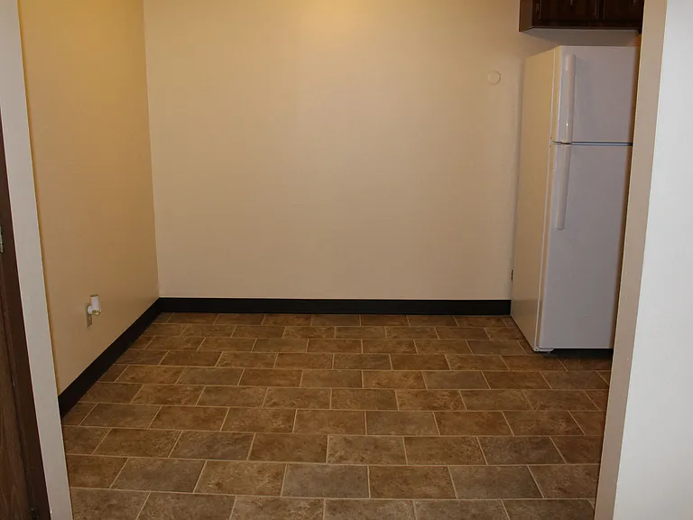 Windsor Crest Apartments — Photo 91