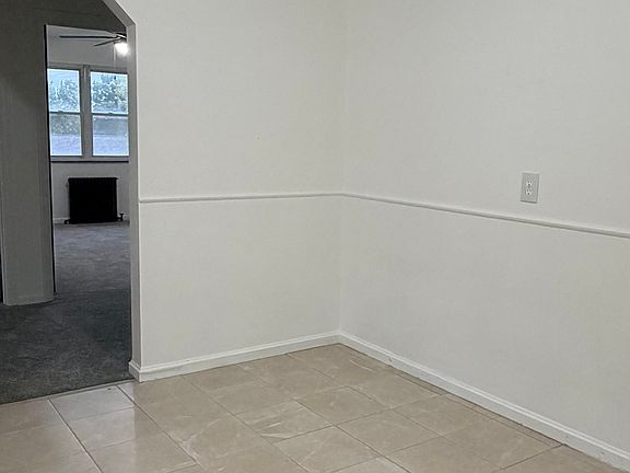4th image of 620 Maple Dr APT B