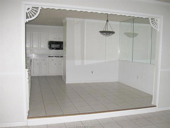 4th image of 1005 Madera Cir