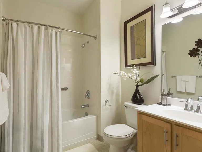 Regency Place — Photo 6