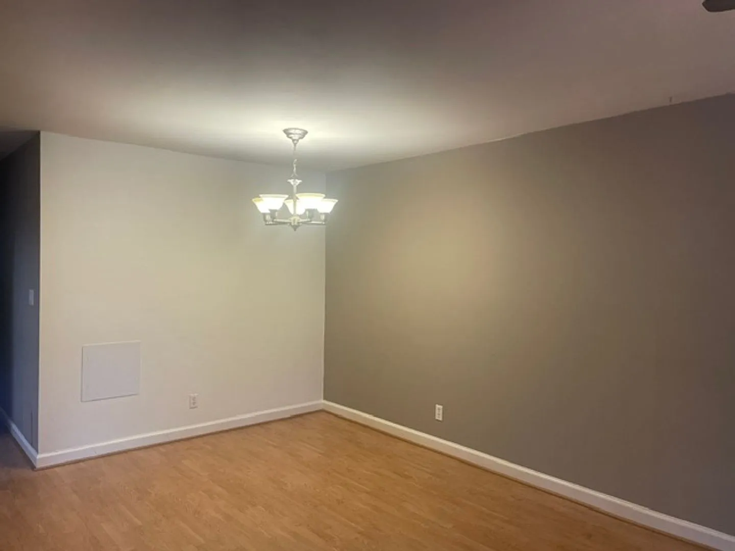 Convenient Location Near Wake Forest and Coliseum — Photo 4