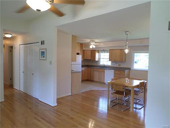 5th image of 9135 Conser Ct