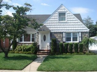 286 Hamilton Ave, West Hempstead, NY 11552
