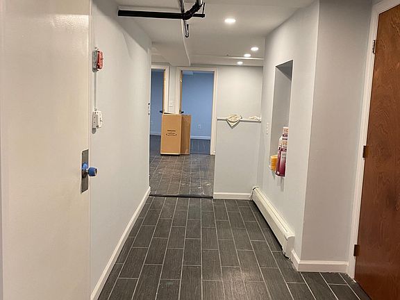 5th image of 1100 Jackson Ave #G