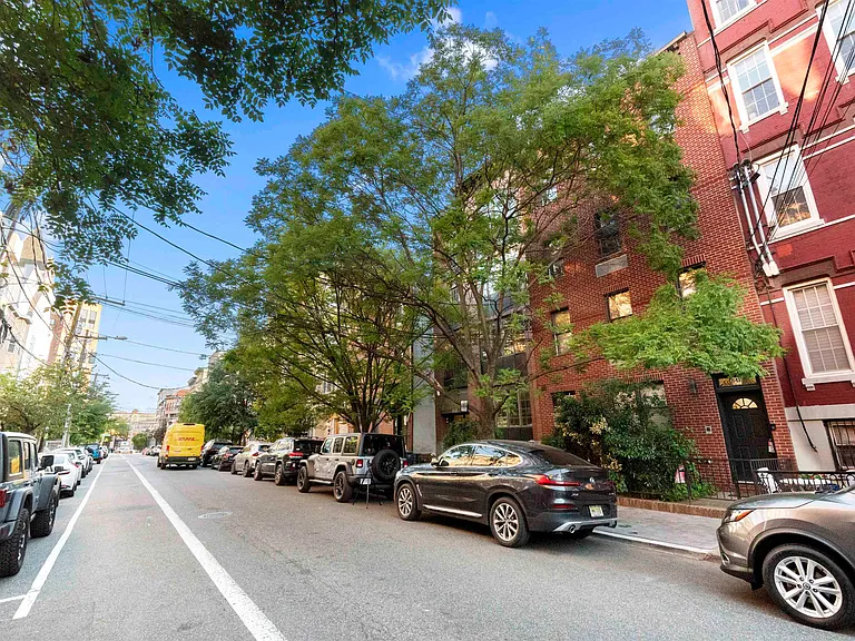 84 Monroe St — Photo 13