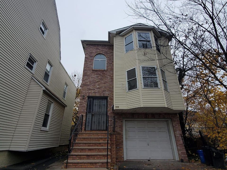 1st image of 235 12th Ave #1L