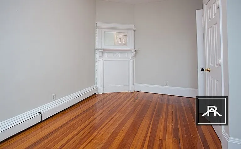 202 Harvard St #2 — Photo 3