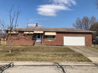 5929 Scarlet Oak Dr, Bedford Heights, OH