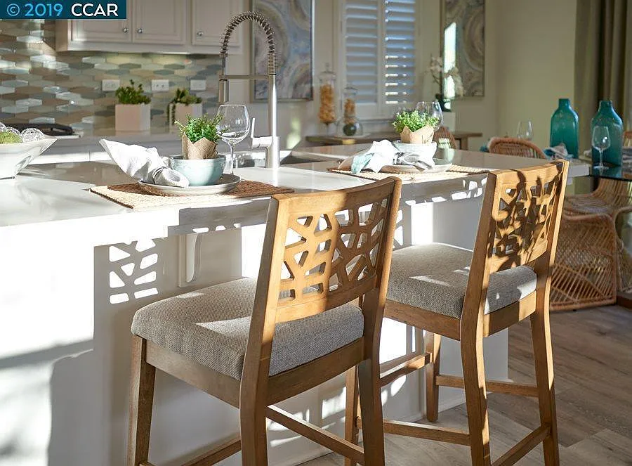 4 bed, 2.5 bath, 1783 sqft, $4,250 — Photo 4