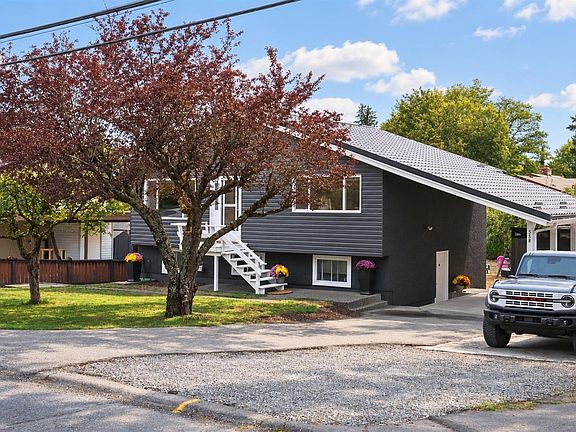 2nd image of 558 Kenneth St