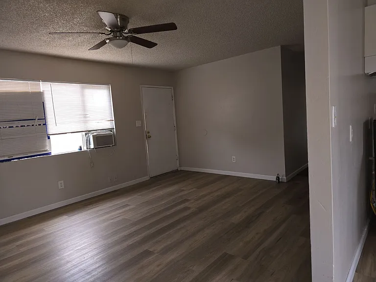 1233 Jeffrey St — Photo 12