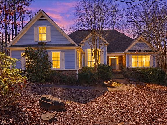 2nd image of 103 Oak Crest Cir