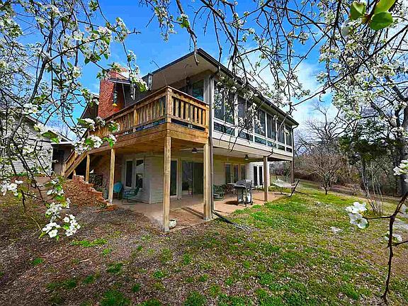3rd image of 608 N Meadow Ln