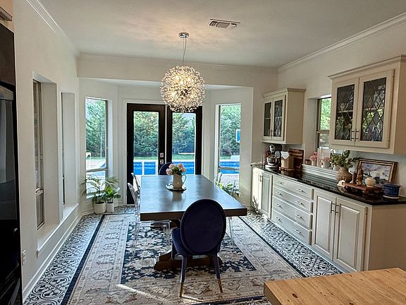 4th image of 6 Cindywood Dr