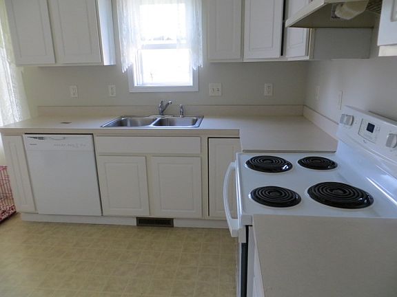 4th image of 413 Palomino Ct