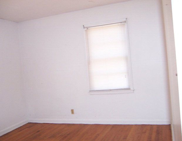 2nd image of 711 Ida St
