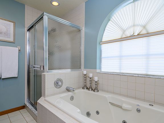 4th image of 105 Carlyle Dr