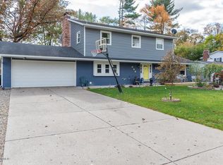 464 S Moorland Dr, Battle Creek, MI 49015