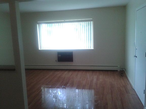 5th image of 4909 Briarwood Ave