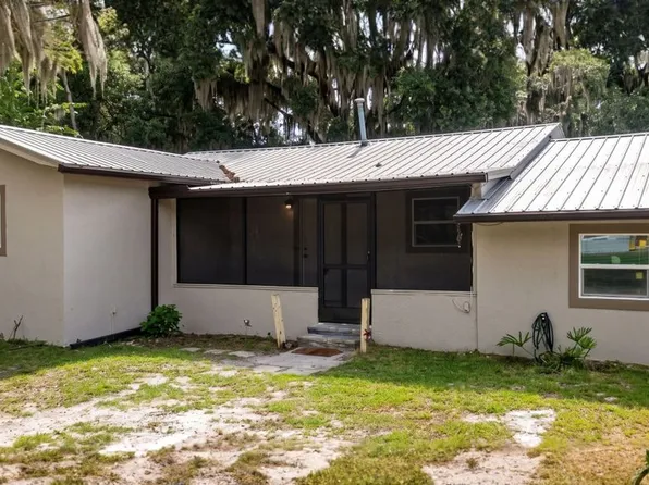 210 S 15th St, Palatka, FL 32177
