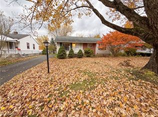 3380 Sunnybrooke Dr, Youngstown, OH 44511