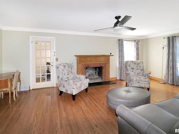 4th image of 1005 W Northcrest Ave