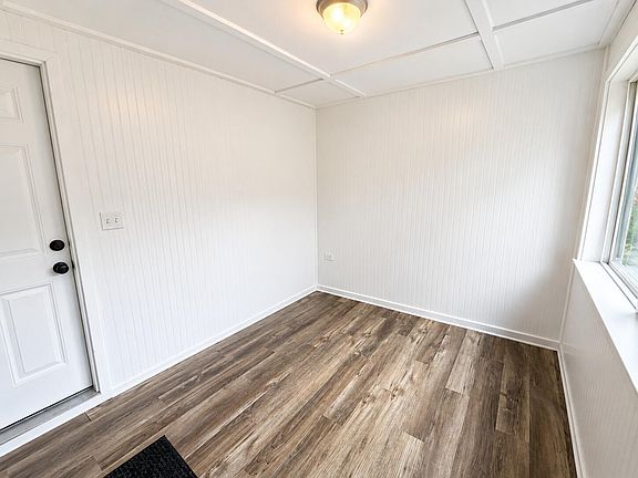 5th image of 224 North Street #101