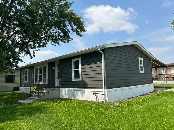 298 Blackthorn Rd, Matteson, IL 60443