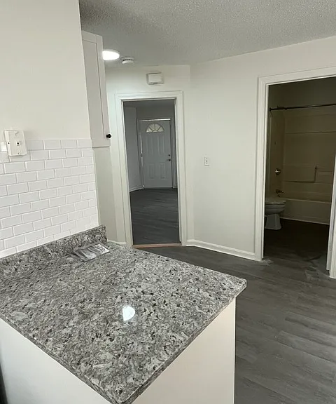 249 N Warren Ave #2R — Photo 9