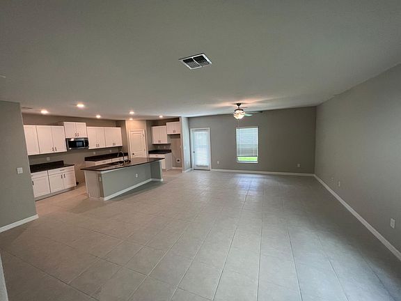 4th image of 1412 Royal Empress Dr
